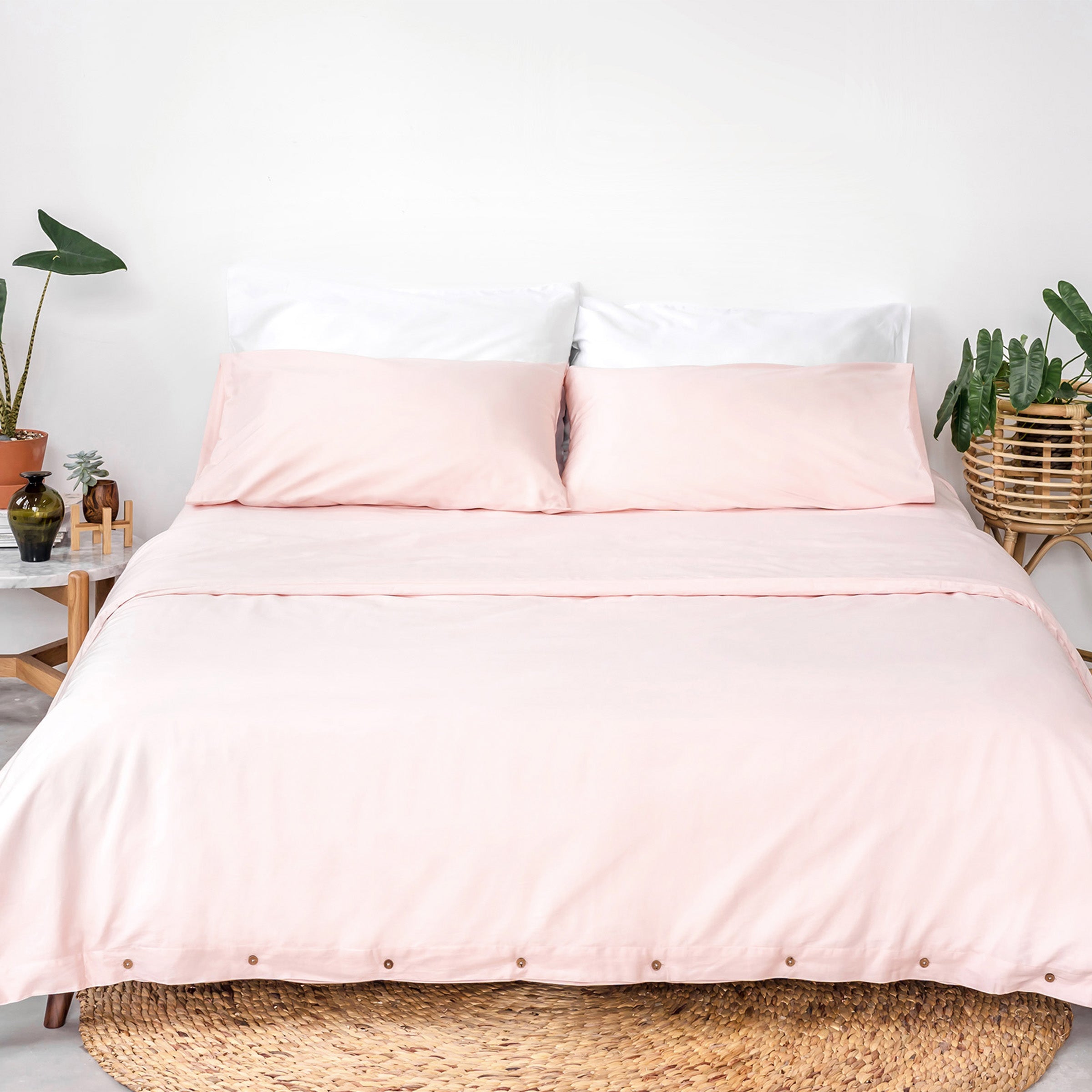 classic-blush-bundle-set-in-bedroom-by-sojao