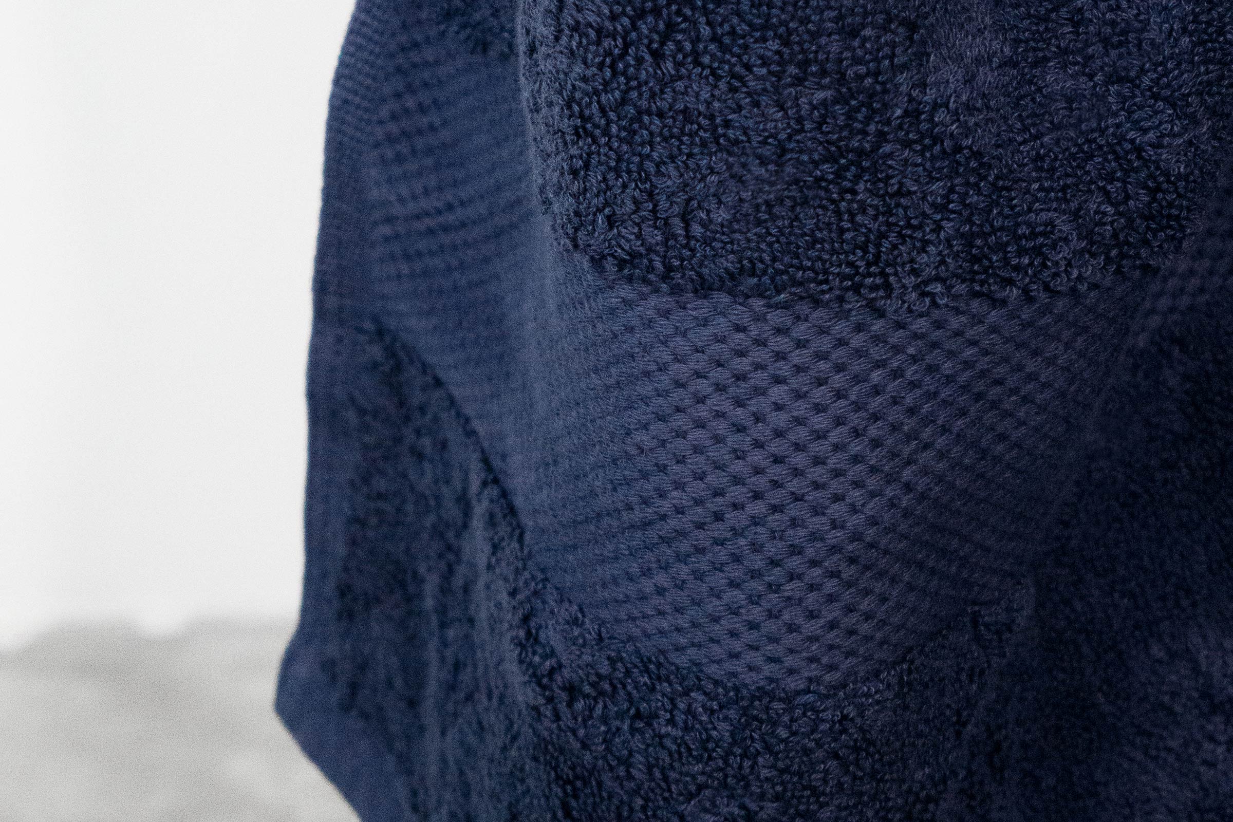 sojao organic cotton bath towels navy blue details close up