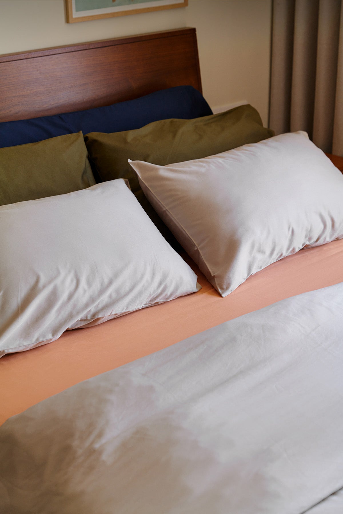 Cloud Light Grey Classic Sateen Bedsheet from SOJAO