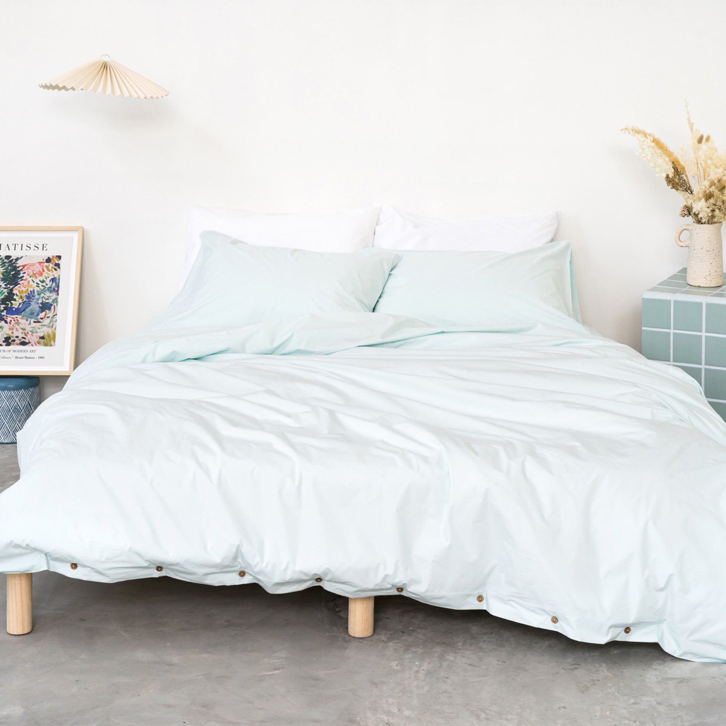 classic-mint-duvet-cover-in-bedroom-by-sojao