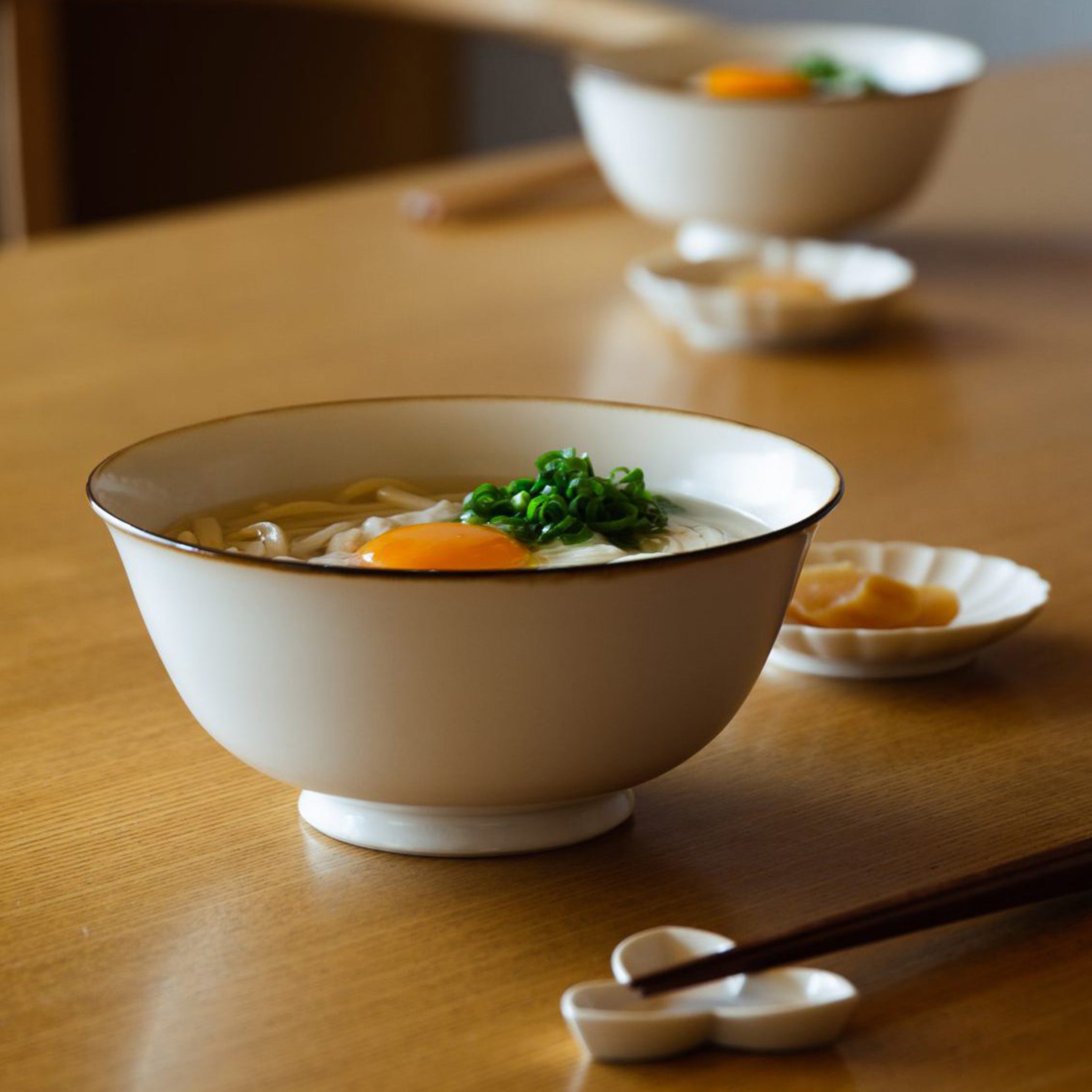 jicon-porcelain-bowls-with-noodle-dish-by-sojao