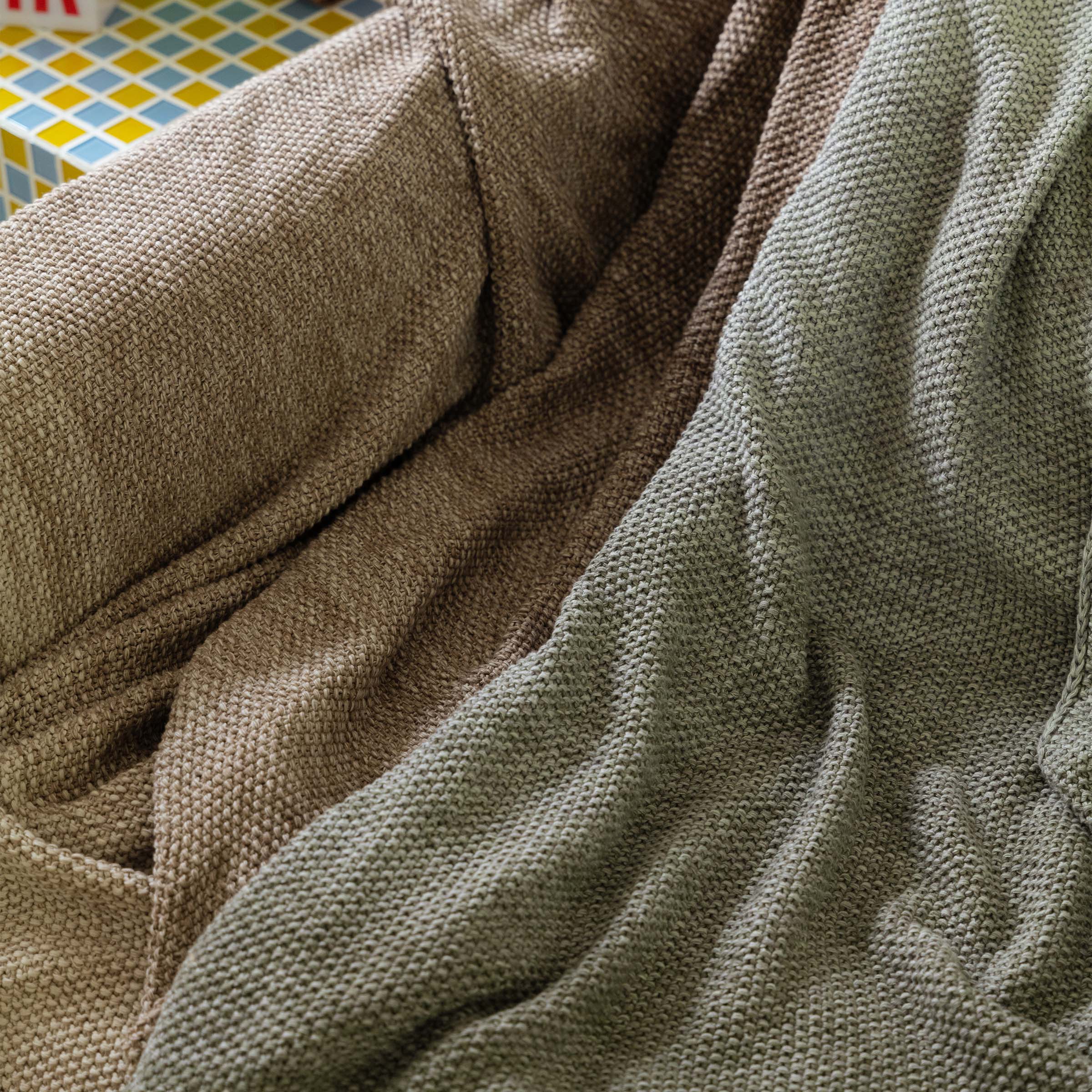 organic-cotton-fringed-ombre-throw-detail-sage-chestnut-in-multi-variants-colour-by-sojao