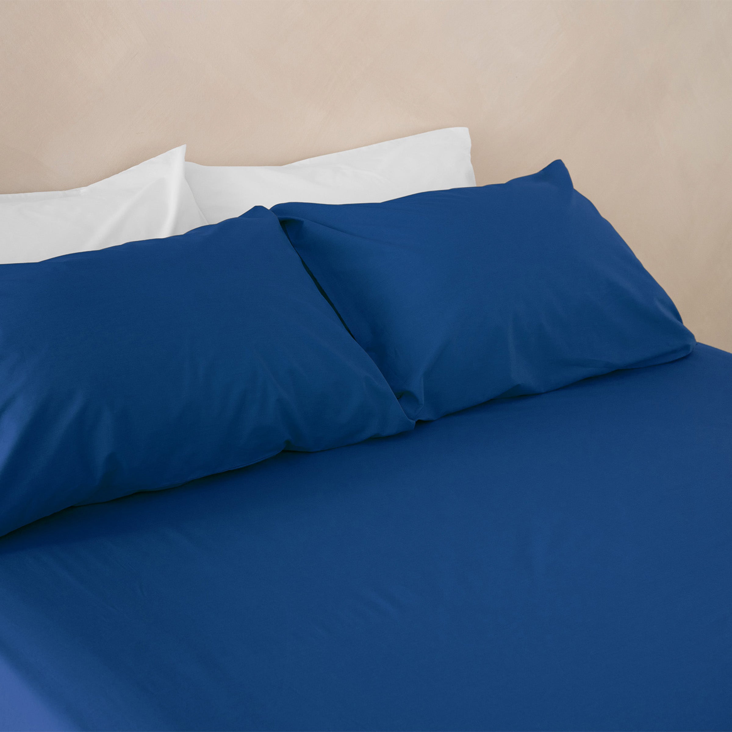 crisp-cobalt-sheet-set-in-bedroom-by-sojao