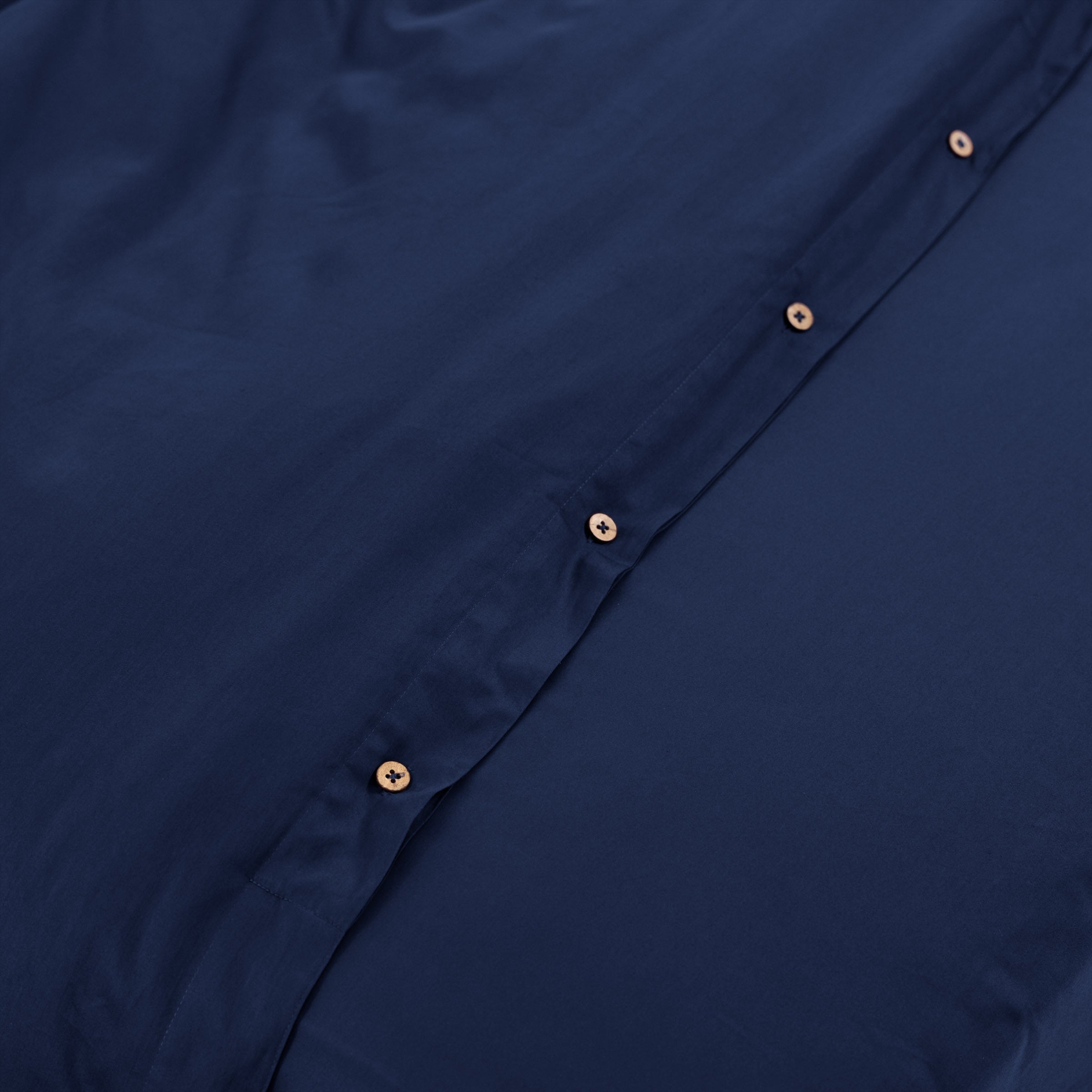 classic-navy-blue-duvet-cover-coconut-buttons-by-sojao