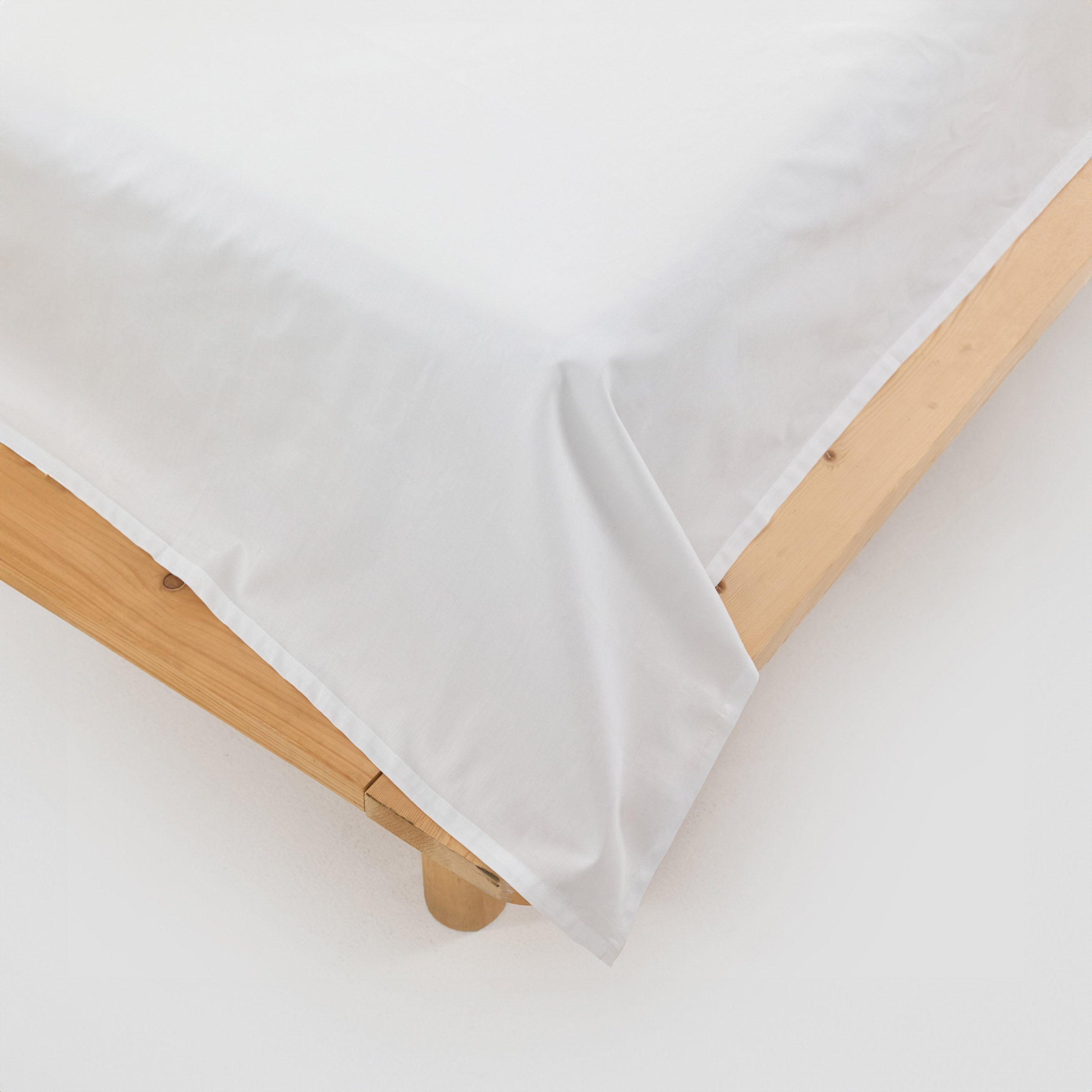 classic-white-flat-sheet-by-sojao