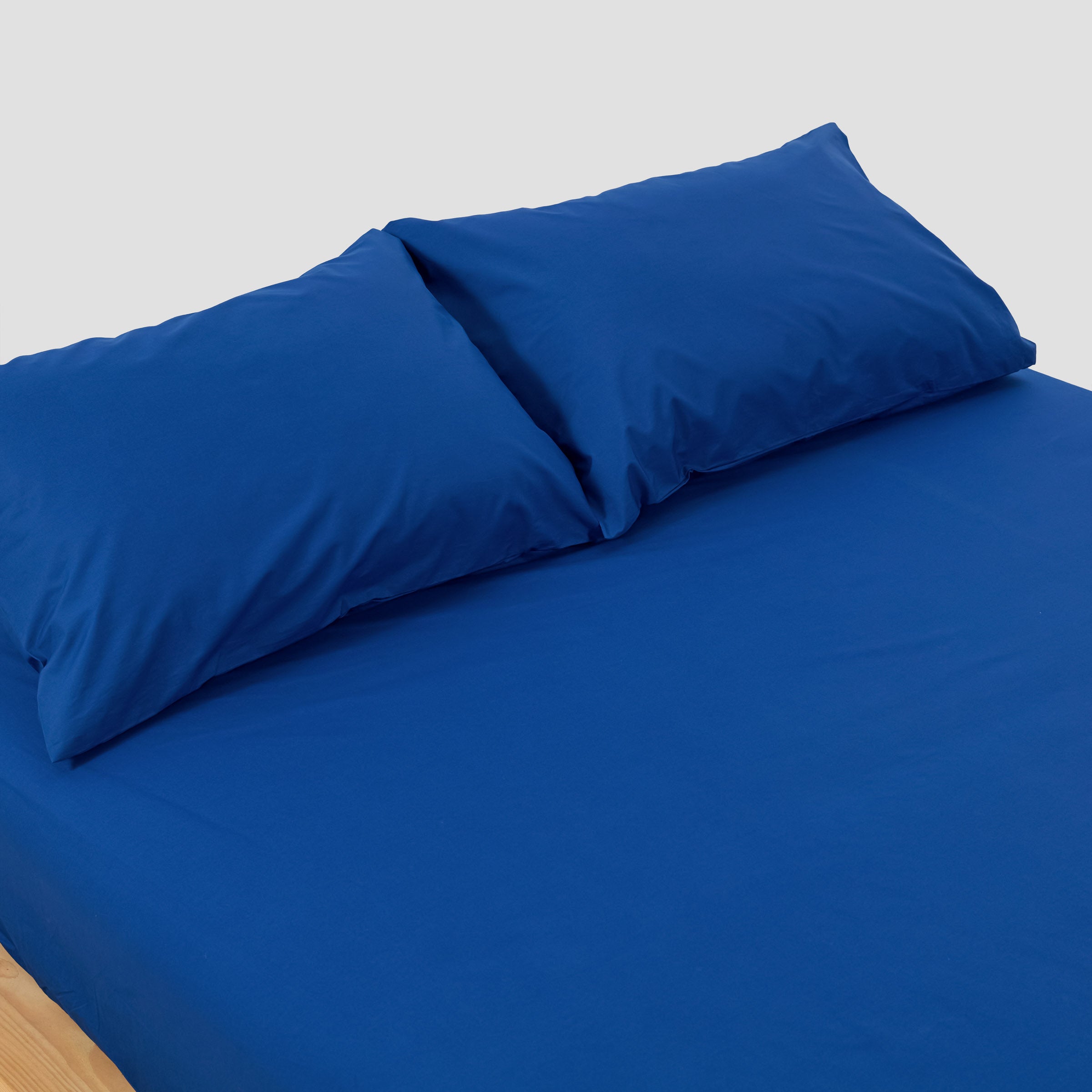 crisp-cobalt-sheet-set-by-sojao