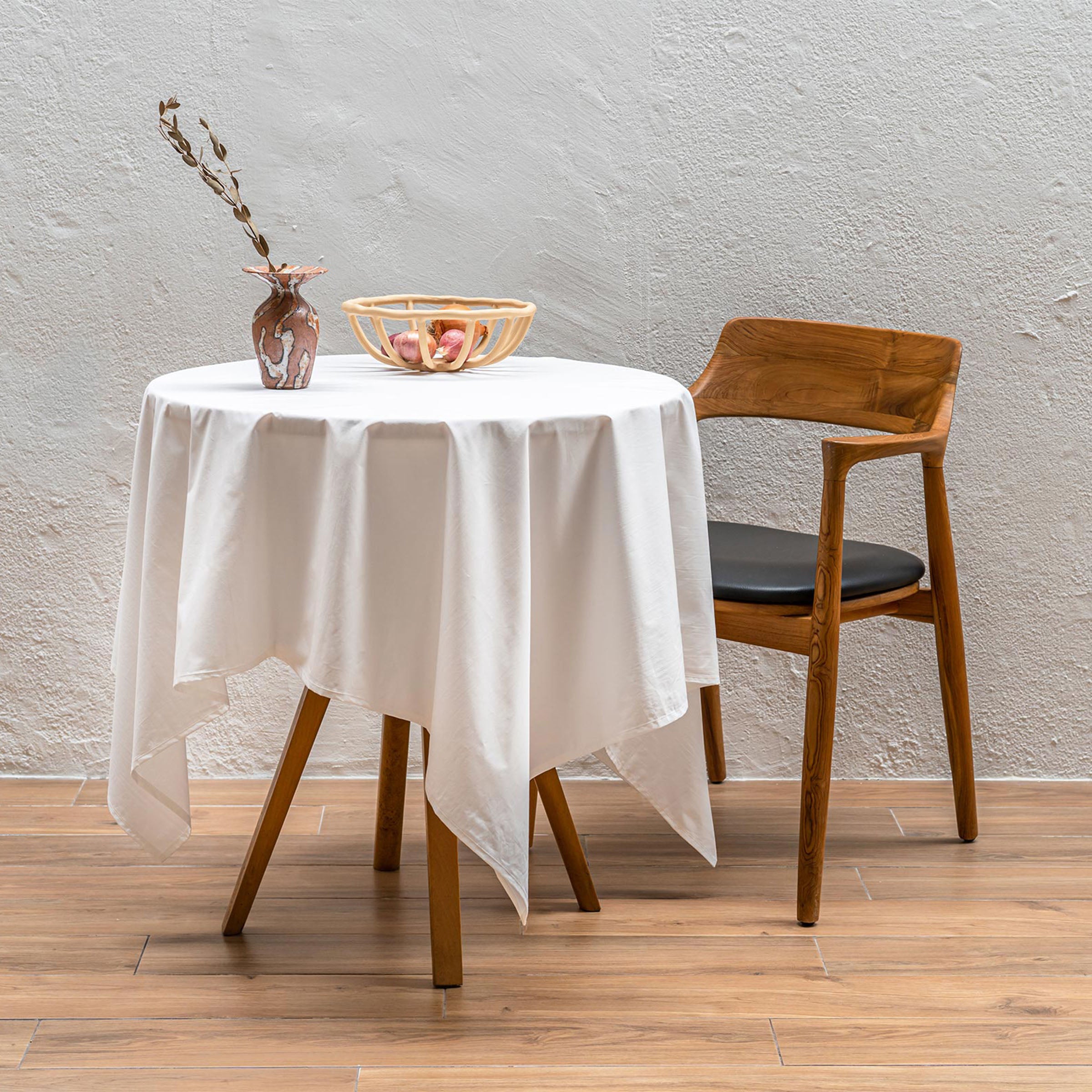 organic-cotton-crisp-table-cloth-in-white-colour-square-by-sojao