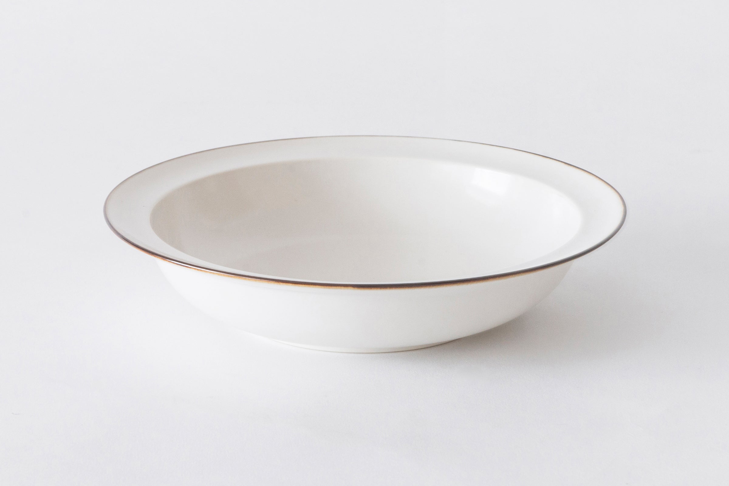 large-jicon-short-rim-porcelain-bowl-factory-shot-by-sojao