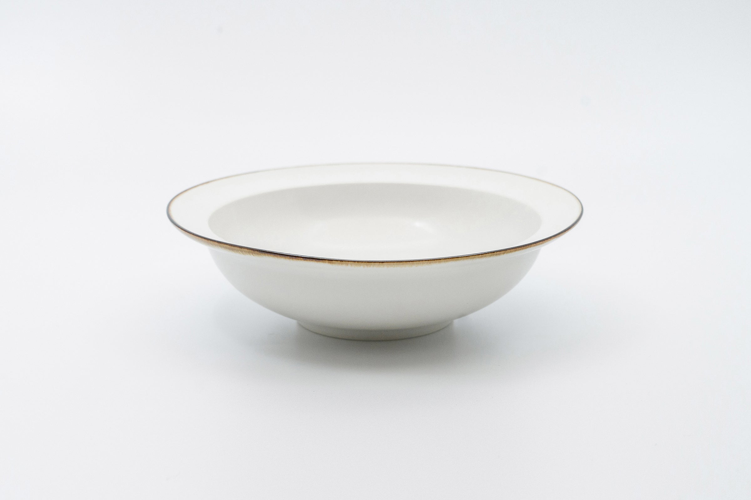 small-jicon-short-rim-porcelain-bowl-factory-shot-by-sojao