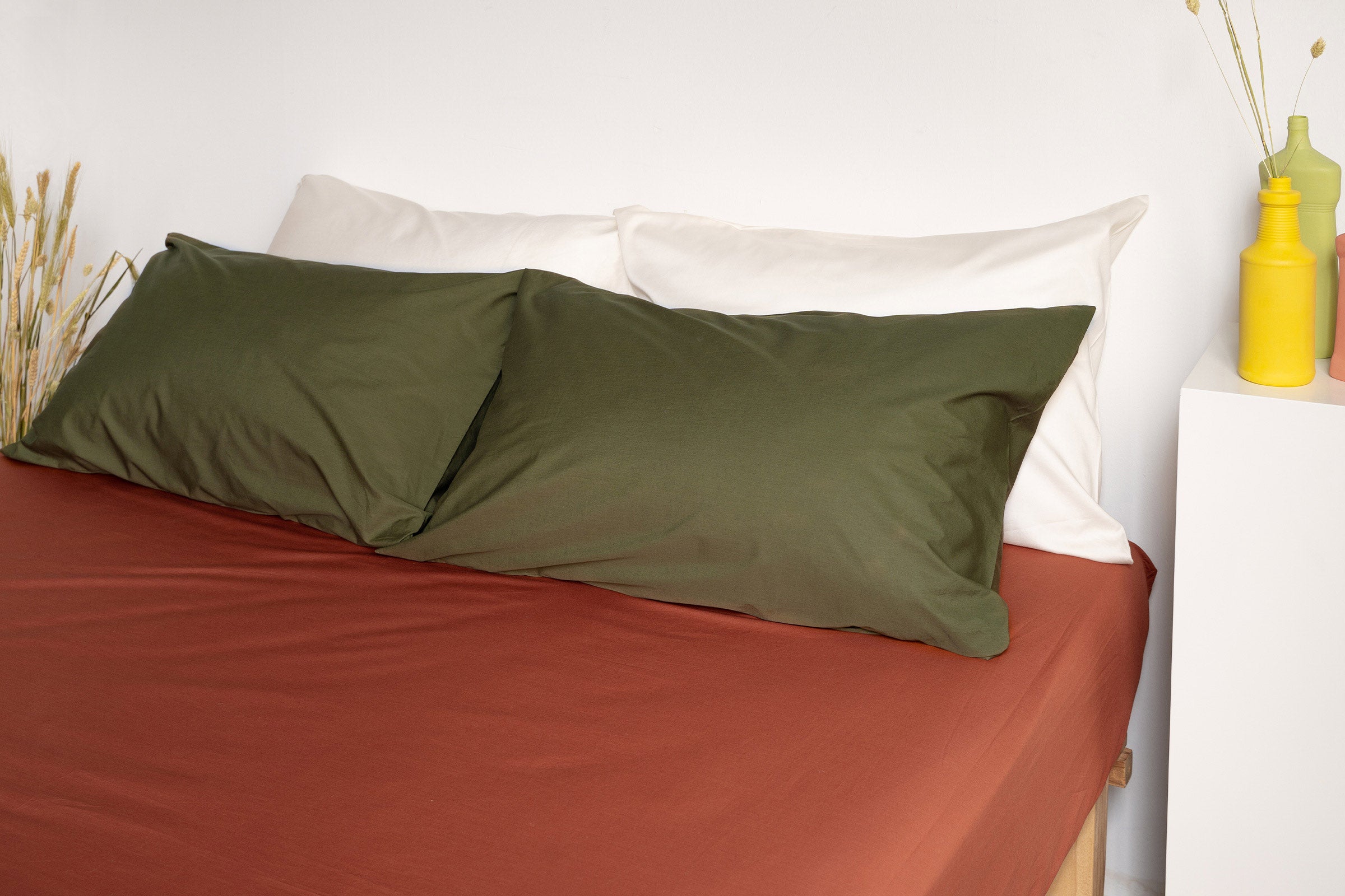 crisp-clay-fitted-sheet-olive-white-pillowcase-pair-by-sojao.jpg