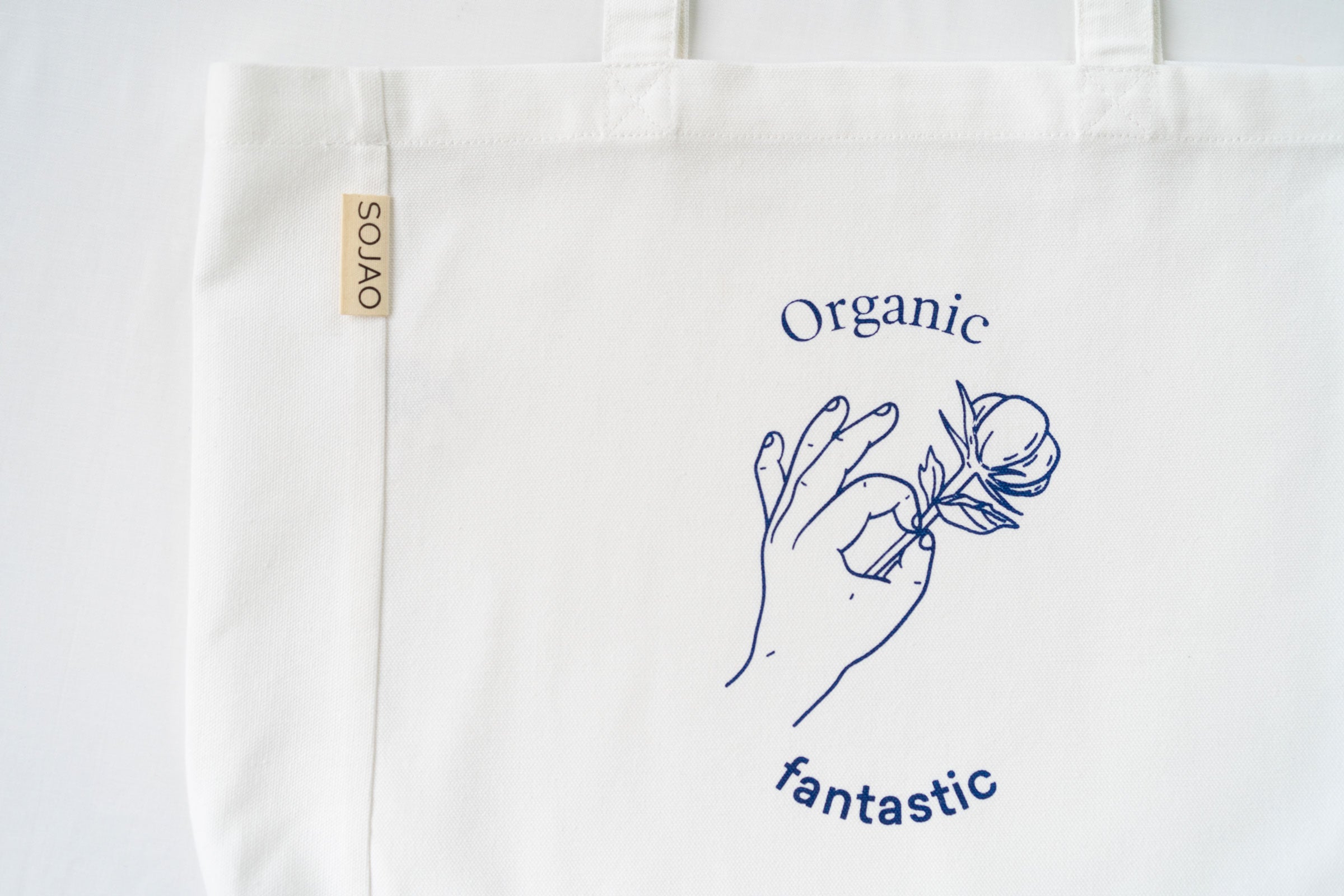 white-organic-cotton-tote-bag-flatlay-detail-shot-by-sojao